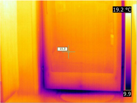 Termografía de puerta de cámara frigorifica para setectar malos sellos
